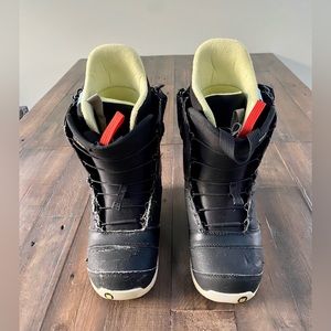 Burton Women's Black MINT Snowboard Boots Size 7